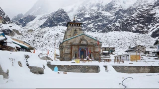 Kedarnath Temple front thumbnail for Teendham Yatra Package (Kedarnath, Badrinath, Gangotri) 3
